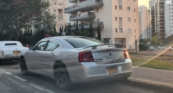 דודג' צ'ארג'ר (2015)