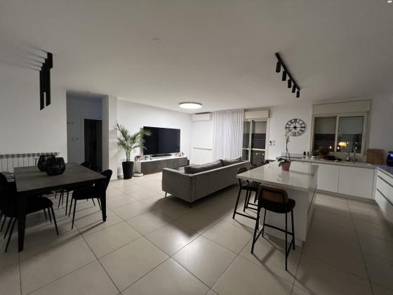 זלמן צורף 7 (פסגת זאב מזרח)