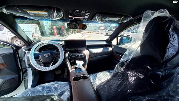 טויוטה ונזה (2021 ואילך) (2021)