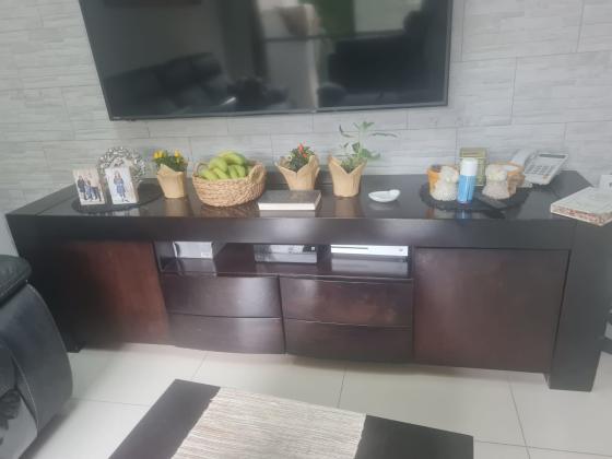 שולחן סלון בצבע ונגה 200