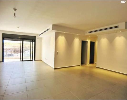 אלברט איינשטיין 15 (פסגות אפק)