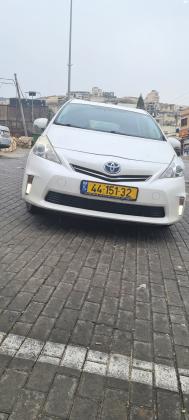 טויוטה פריוס פלוס הייבריד (2015)