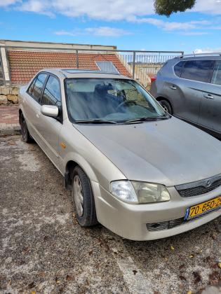 מאזדה 323 לאנטיס (2000)