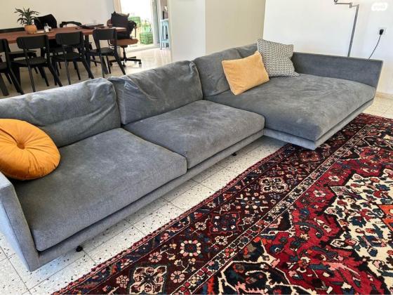 ספה עם שזלונג של טולמנס