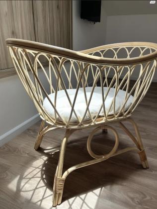 למכירה עריסת במבוק מהממת כחדשה