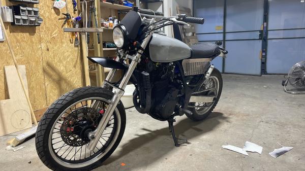 סוזוקי פריווינד XF650 (2000)