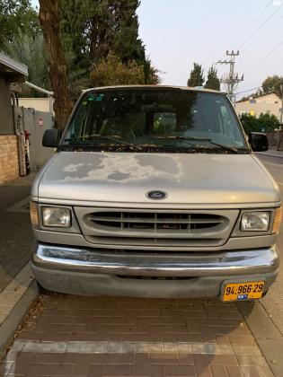 פורד אקונוליין קצר (2001)