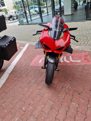 דוקאטי פניגאלה V4S (2021)