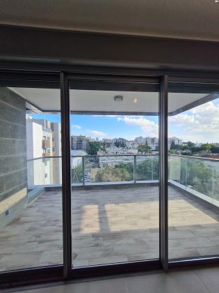 צבי מנדלבלט 3 (מרכז)