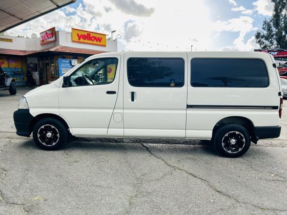 טויוטה הייאס ארוך (2009)