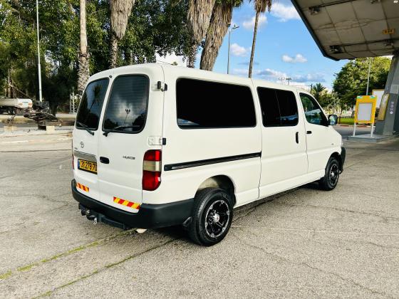 טויוטה הייאס ארוך (2009)