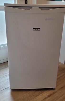 למכירה מקרר משרדי מצויין, של