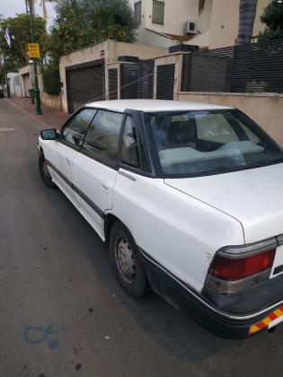 סובארו לגאסי (1990)