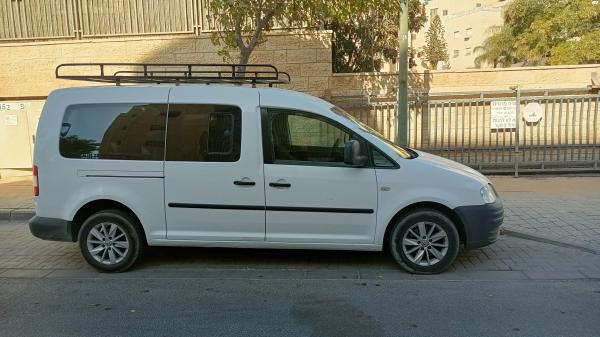 פולקסווגן קאדי מקסי (2011)