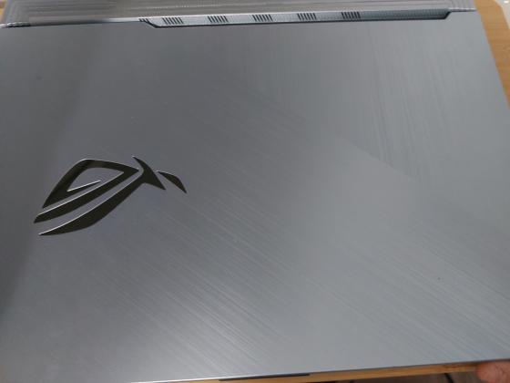 מחשב נייד גיימינג עם לדים,