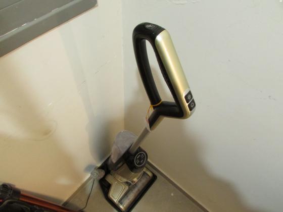 שואב שוטף של בובוט מצב