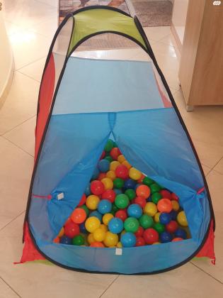 אוהל כדורים בשני צבעים שונים
