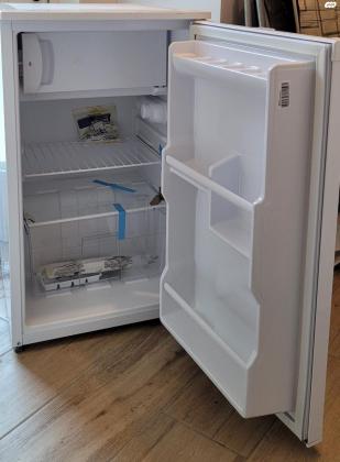 למכירה מקרר משרדי מצויין, של