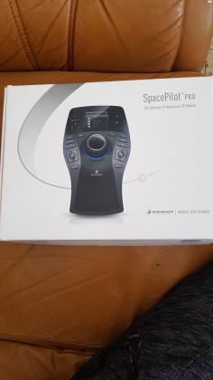 ,אכבר SpacePilot Pro דגם :