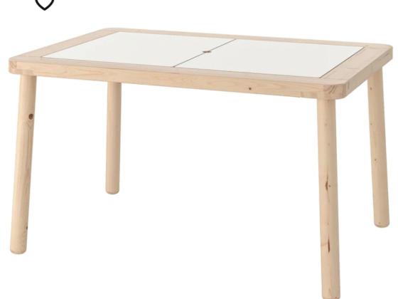 שולחן ילדים של איקאה