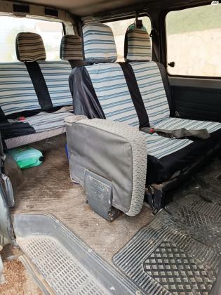 מיצובישי L300 (1995)