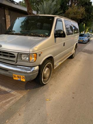 פורד אקונוליין קצר (2001)