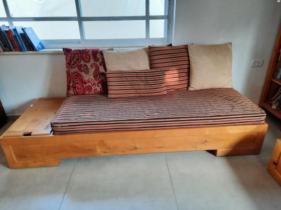 ספות עם בסיס עץ אלון