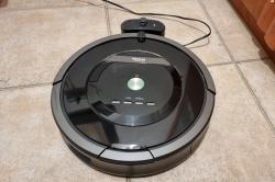 שואב אבק iRobot Roomba 880