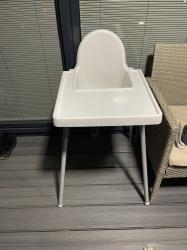 כיסא אוכל בצבע לבן במצב