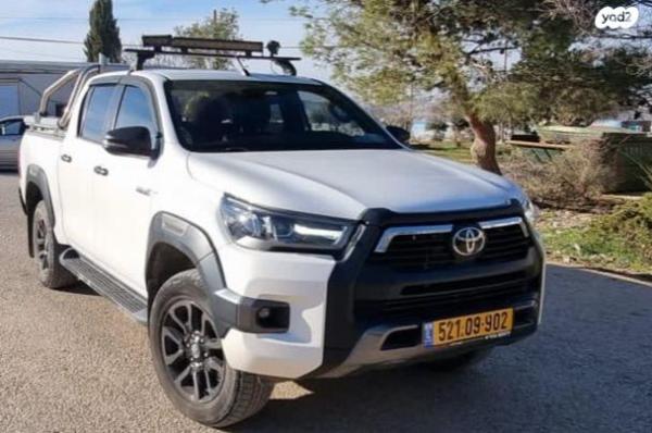 טויוטה היילקס 4X4 (2021)