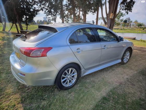 מיצובישי לנסר ספורטבק (2015)