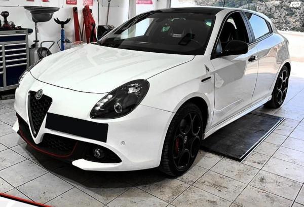 אלפא רומיאו ג'ולייטה (2017)