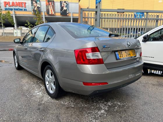 סקודה אוקטביה (2016)