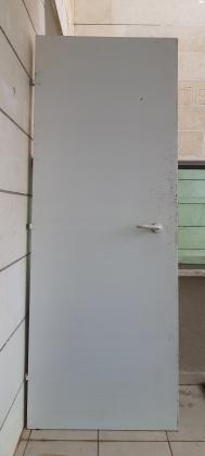 דלת ממ"ד במצב מעולה,תתאים למי