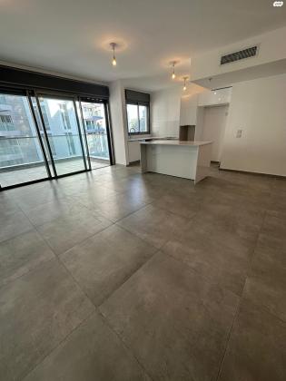 צבי מנדלבלט 3 (מרכז)