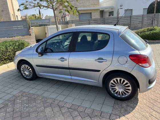 פיג'ו 207 (2011)