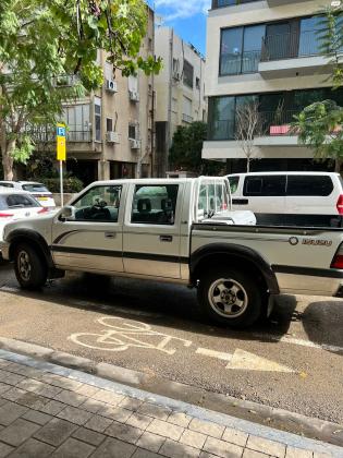 איסוזו איפון 4X4 (2002)