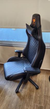 כסא גיימינג עם ידיות מתכווננות