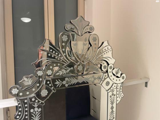 מראה ונציאנית עם פיתוחיםמלבנית עומדתמר...