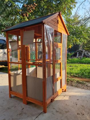 כלוב ציפורים גדול מעץ