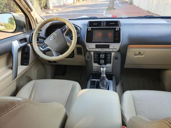 טויוטה לנד קרוזר ארוך (2020)