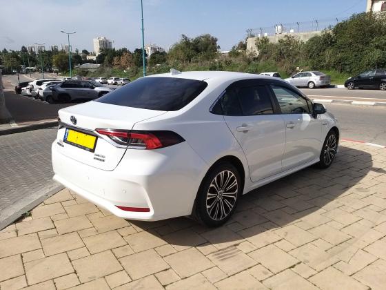 טויוטה קורולה הייבריד (2020)