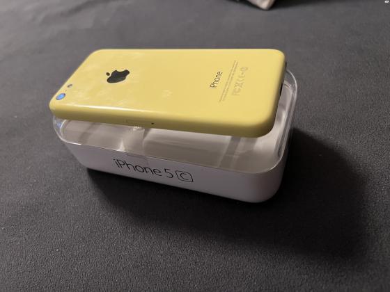Apple - אייפון iPhone 5C