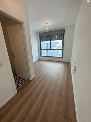 צבי מנדלבלט 3 (מרכז)