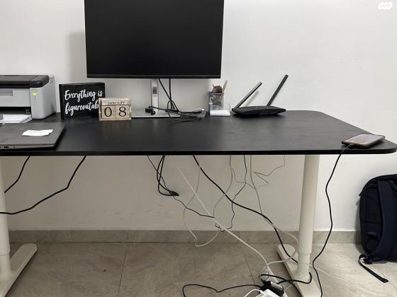 שולחן עבודה של איקאה