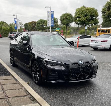 ב.מ.וו i4 (2022)