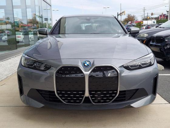 ב.מ.וו i4 (2022)