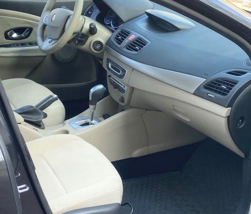 רנו פלואנס (2010)