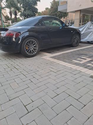 אאודי TT (2000)