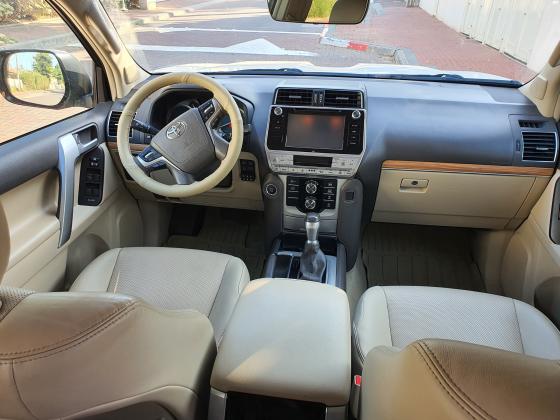 טויוטה לנד קרוזר ארוך (2020)